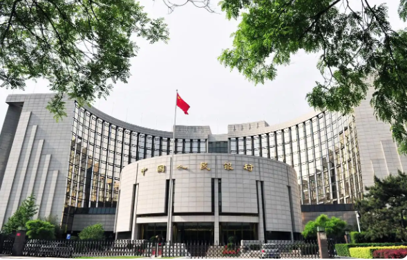 央行开展7000亿元买断式逆回购操作