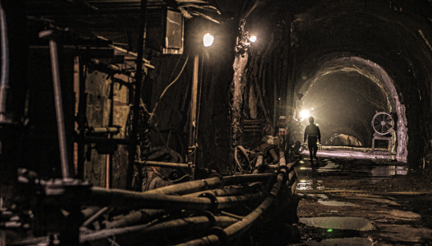 科学家在地下700米捉“鬼”科学的尽头真的是玄学吗