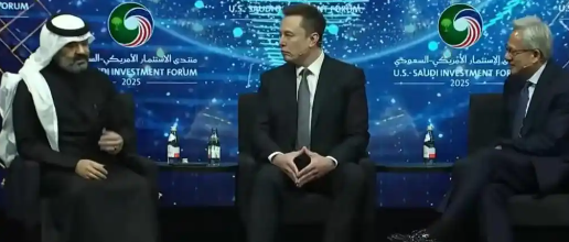 马斯克黄仁勋同台谈AI，人形机器人将成为有史以来最大的产业