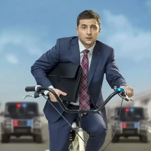 泽连斯基这回麻烦大了，遭受美俄双重施压