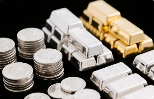 年涨幅超95%白银逆袭黄金成贵金属“领涨王”