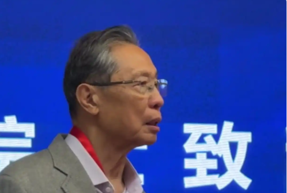 钟南山:现在每天都抓紧时间学习，一次不懂就反复寻答案