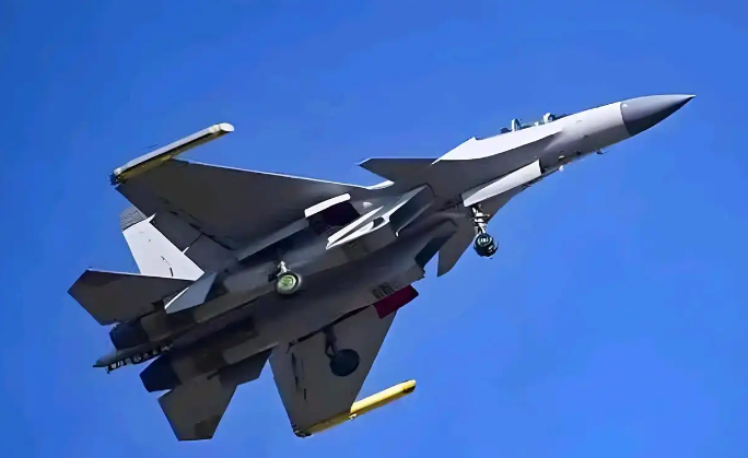 军事警告：日军战机擅自穿入可视为训练靶标