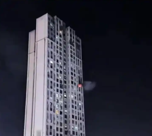 长沙一夫妻吵架后纵火烧房，女子因放火罪被判缓刑