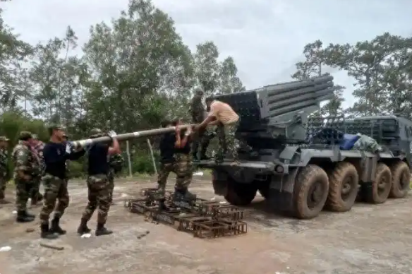 泰柬冲突急转直下，世界三个没想到，泰国拒绝了停火协议