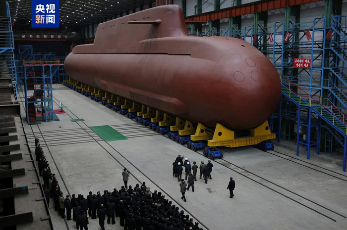 金正恩指导核动力战略导弹潜艇建造工作