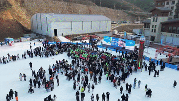 解码冰雪经济新动能|冰雪课堂如何成为“消费新宠”?