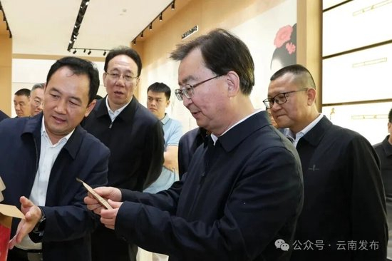 新年将至,省委书记前往边境慰问