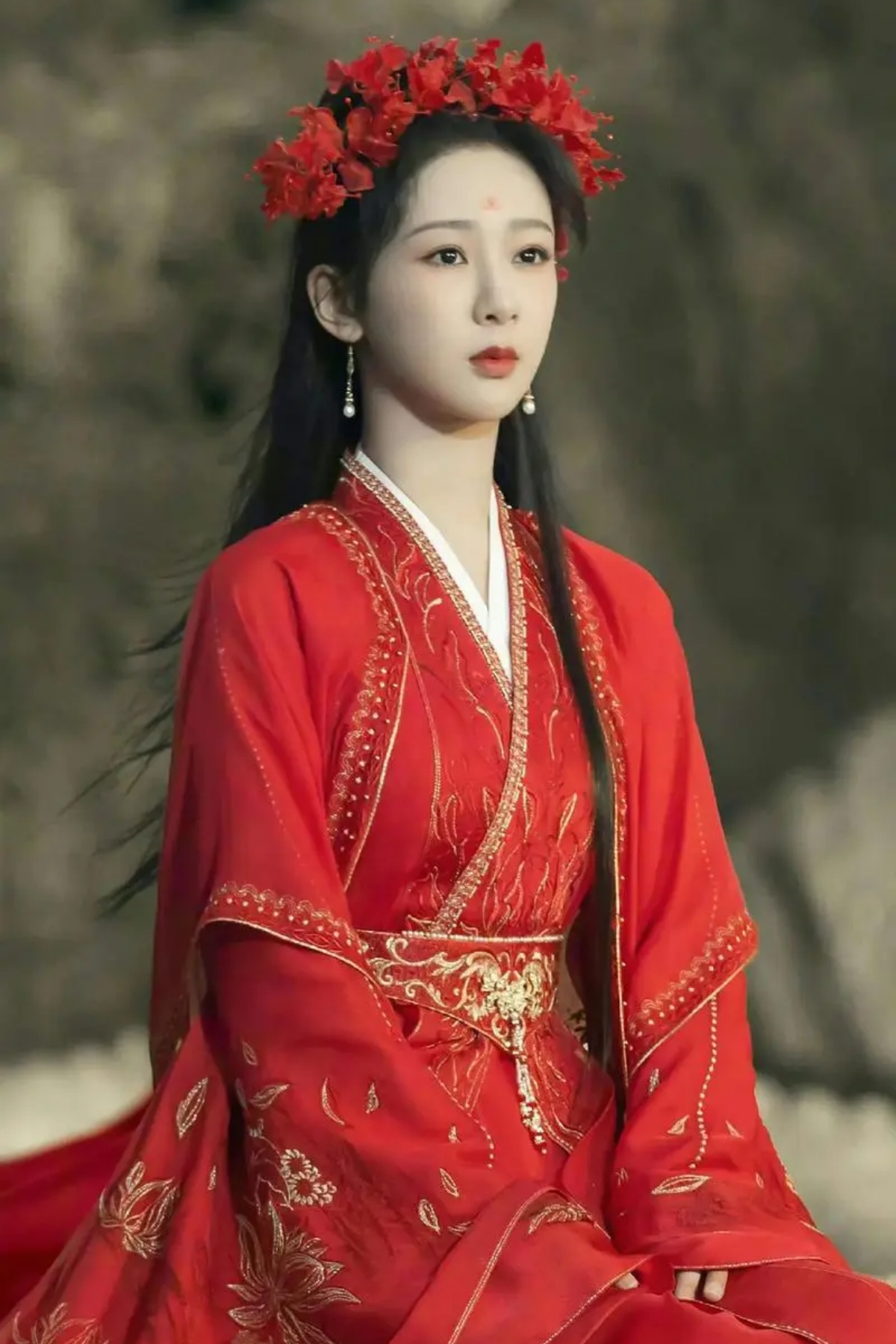 明星片酬真正能到手的收入是多少?要跟经纪公司分成,还要发工资