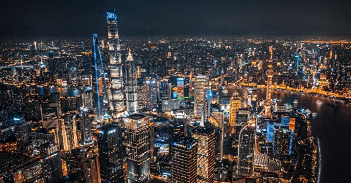 2025富裕城市报告扎心了！别光数富人，深圳杭州富人的真