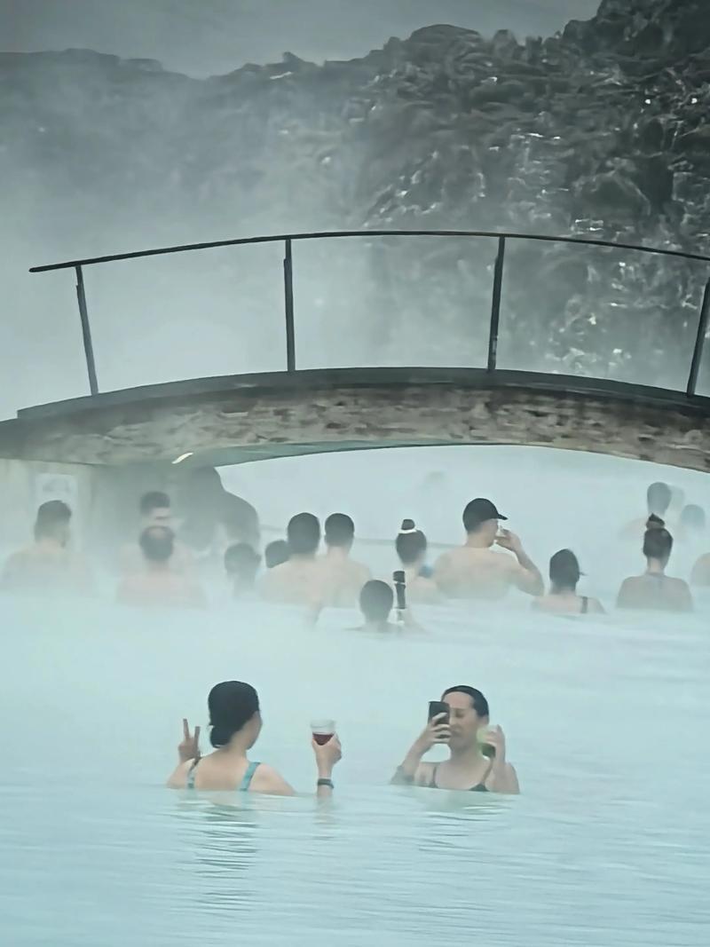 世界上最冷的温泉,水温只有2℃最适合夏天泡(什么温度适合泡温泉)