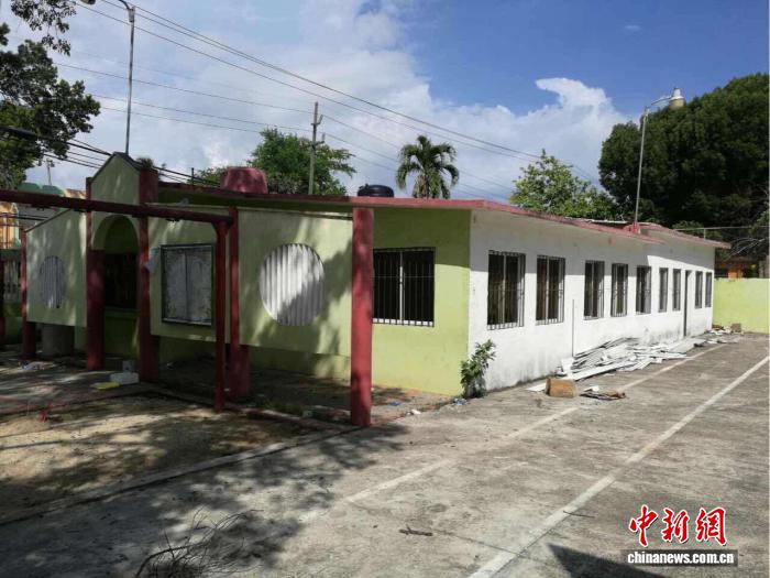 从石棉瓦房到三层校舍 加勒比岛国侨校的半世纪坚守