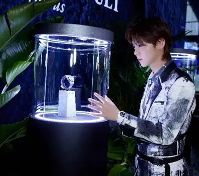 网曝鹿晗身价近三亿,持股十一家公司,却由关晓彤掌握财政大权?