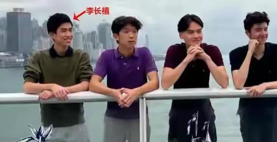 98岁李嘉诚现身慈山寺!站立许久身体硬朗,声音洪亮比长子还精神