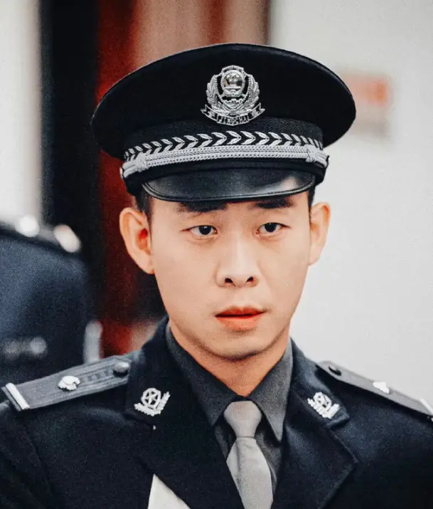 网传《狂飙》片酬:张译3000万,李一桐2150万,张颂文35万引争议