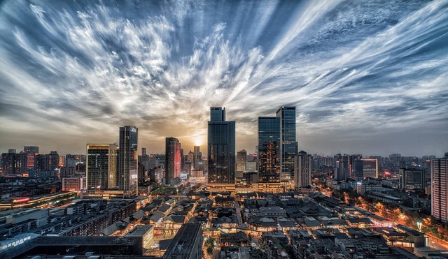 还是苏厉害 十五五期间GDP万亿之城达9 保持第一 粤浙鲁杀得难分