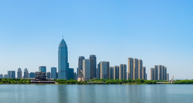 还是苏厉害 十五五期间GDP万亿之城达9 保持第一 粤浙鲁杀得难分