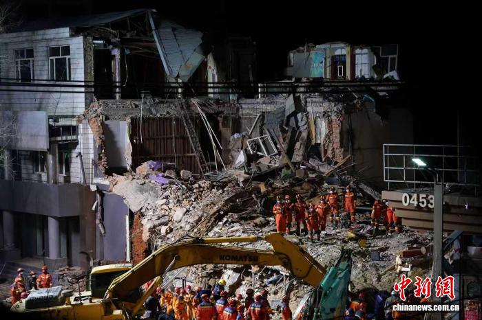 中新网记者直击“海林建筑物坍塌”救援现场