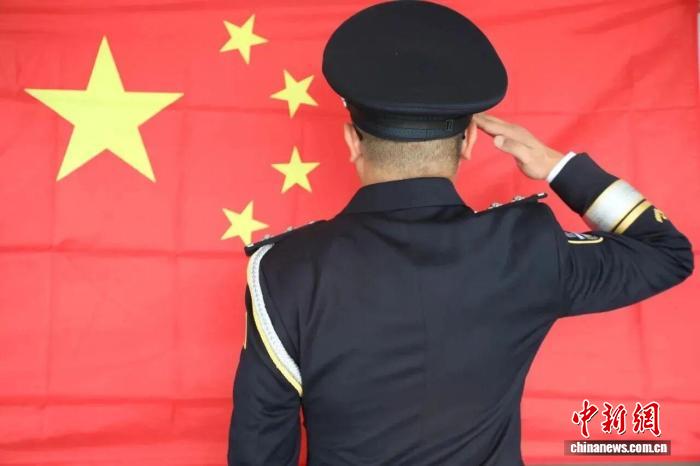 “马赛克英雄”李金精：以青春热血守国门安宁