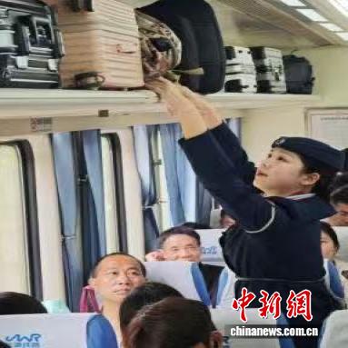 浙江铁路人“五一”坚守：以匠心护归途 用温情暖旅途