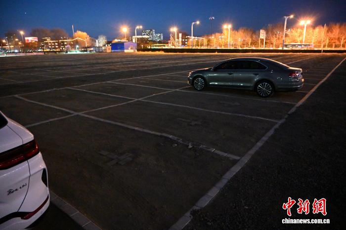 158万辆车的城市 开始算停车账了