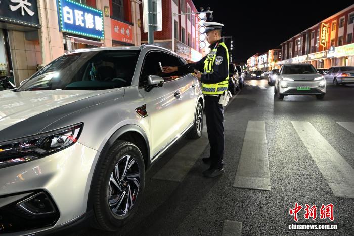 158万辆车的城市 开始算停车账了