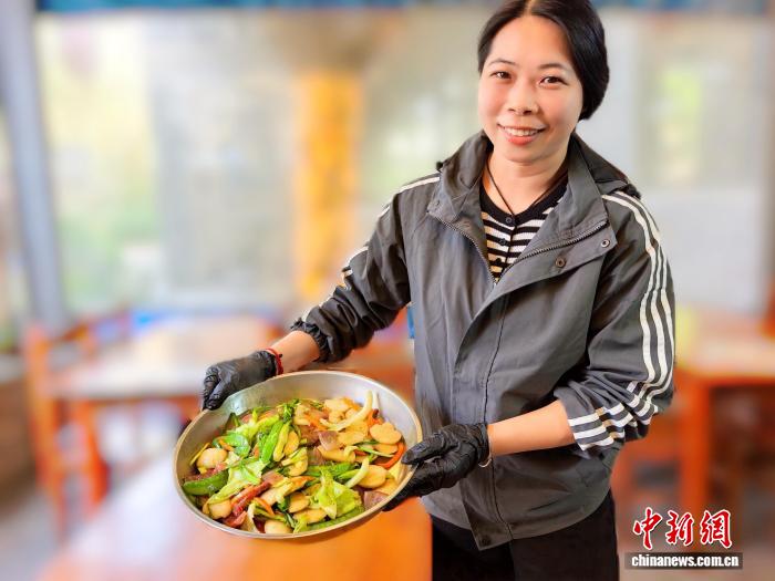 广东台山春节用牛栏圆祭祀 祈求新一年六畜兴旺