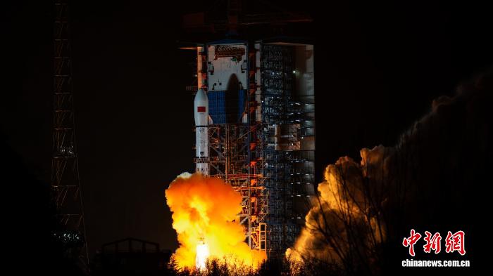 我国成功发射试验三十号卫星03、04星