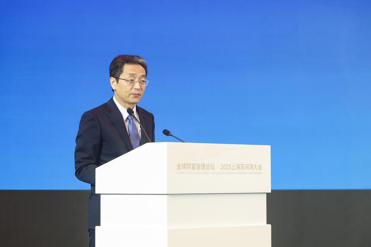 央行副行长邹澜:2018年下半年以来人民银行累计10次下调政策利率,促进社会综合融资成本稳步下行