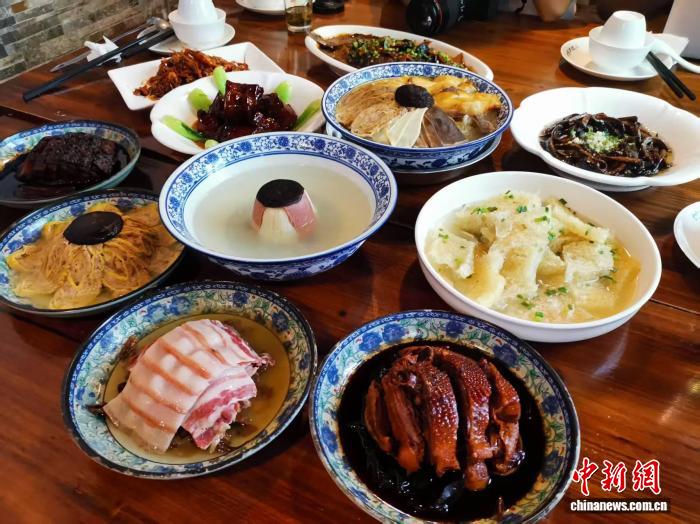 （寻味中华｜年夜饭）本帮“老八样” 扣碗团圆宴