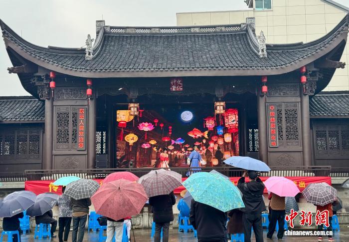 （走进中国乡村）访越剧诞生地东王村：村民当主角 越音传四海